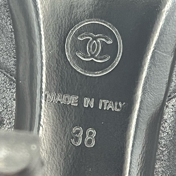 CHANEL Pearl Ankle Boots Black Leather EU 38 US 8 - Picture 10 of 16